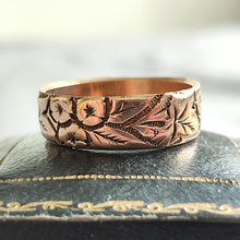 Load image into Gallery viewer, Antique 9ct Gold Embossed Band | Hallmarked Birmingham 1918 on box