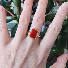 Load image into Gallery viewer, Victorian 15ct Gold Agate Tablet Ring modelled
