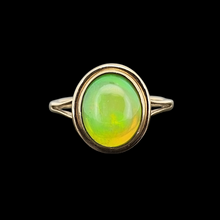 Load image into Gallery viewer, Vintage 9ct Gold Yellow-Green Opal Ring front