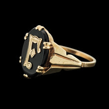Load image into Gallery viewer, Vintage 9ct Yellow Gold Black Onyx Initial "F" Signet Ring