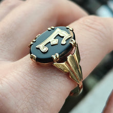 Load image into Gallery viewer, Vintage 9ct Yellow Gold Black Onyx Initial "F" Signet Ring