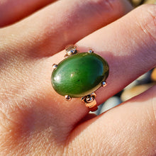 Load image into Gallery viewer, Vintage 14k Gold Nephrite Jade Solitaire Ring