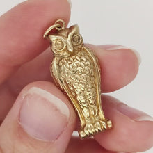Load and play video in Gallery viewer, Vintage 9ct Gold Owl Charm | Hallmarked Birmingham 1989