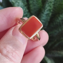 Load and play video in Gallery viewer, Victorian 15ct Gold Agate Tablet Ring video