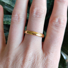 Load image into Gallery viewer, Art Deco 22ct Gold Wedding Band modelled
