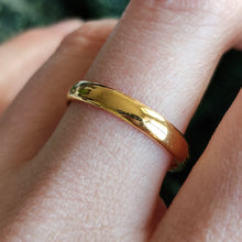 Load image into Gallery viewer, Art Deco 22ct Gold Wedding Band modelled
