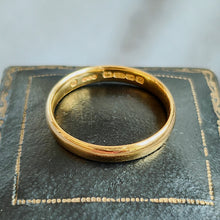 Load image into Gallery viewer, Art Deco 22ct Gold Wedding Band on top of box
