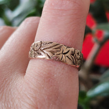 Load image into Gallery viewer, Antique 9ct Gold Embossed Band | Hallmarked Birmingham 1918 modelled
