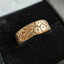 Load image into Gallery viewer, Antique 9ct Gold Embossed Band | Hallmarked Birmingham 1918 in box
