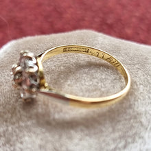 Load image into Gallery viewer, Vintage 18ct Gold &amp; Platinum Diamond Cluster Ring, 0.40ct stamp
