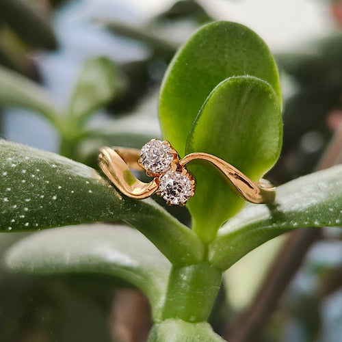 Vintage 18ct Gold Old Cut Diamond Crossover Ring | Hallmarked Birmingham 1938 on plant