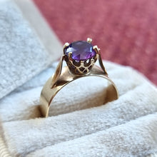 Load image into Gallery viewer, Vintage 9ct Gold Solitaire Synthetic Colour Change Sapphire Ring in box
