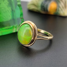 Load image into Gallery viewer, Vintage 9ct Gold Yellow-Green Opal Ring side
