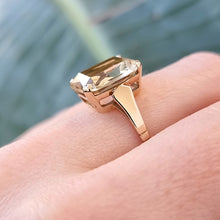 Load image into Gallery viewer, Vintage 9ct Yellow Gold Citrine Solitaire Ring modelled
