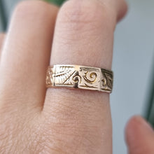 Load image into Gallery viewer, Victorian 9ct Gold Shaped Wedding Band | Hallmarked Birmingham 1886 modelled
