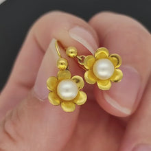 Load and play video in Gallery viewer, Vintage 9ct Yellow Gold Pearl Flower Drop Earrings
