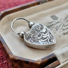 Load image into Gallery viewer, Victorian Silver Agate Heart Padlock in box
