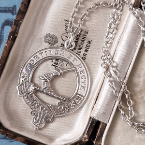 Vintage Sterling Silver Scottish "Fortiter Et Recte" Eliott Clan Necklace in box